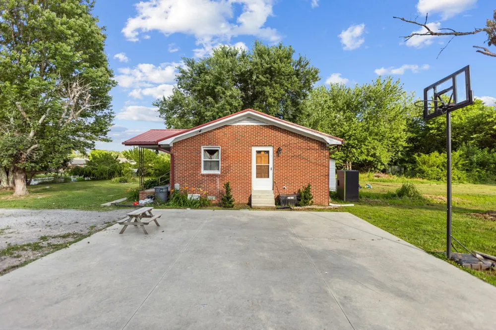 185 Petty Gap Rd Woodbury, TN 37190