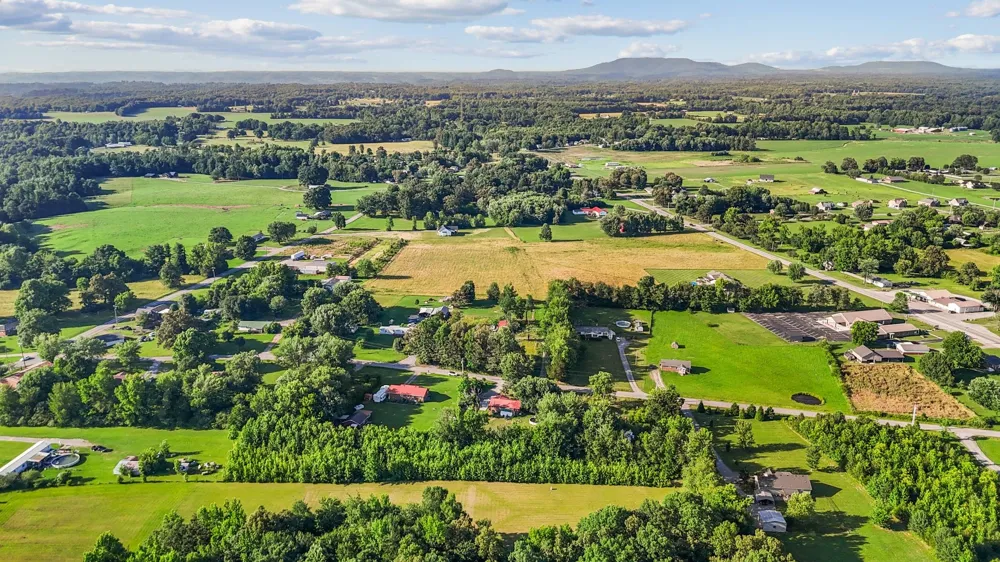 185 Petty Gap Rd Woodbury, TN 37190