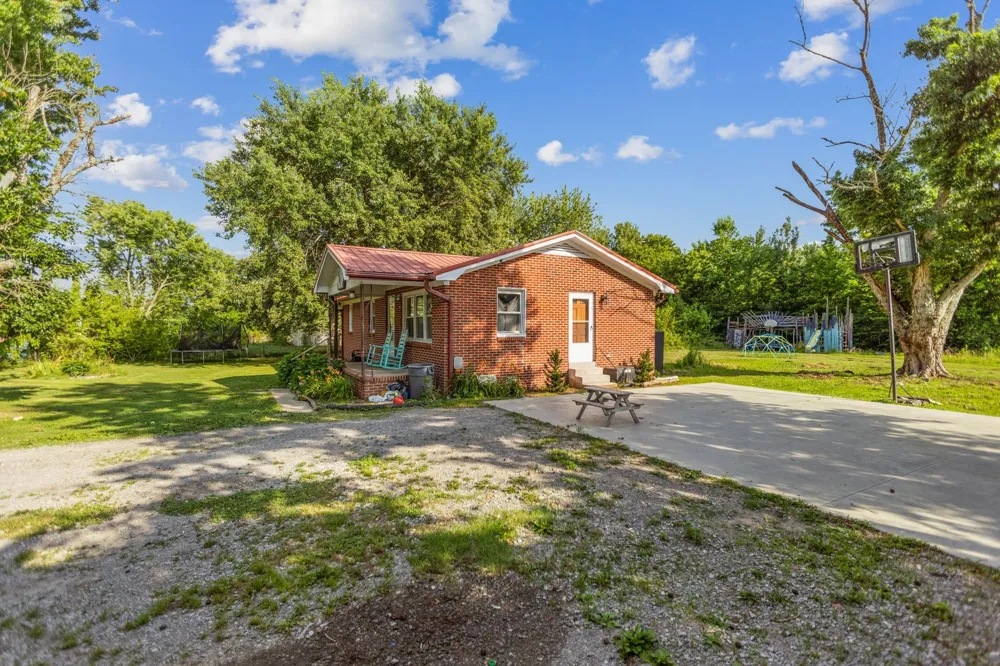 185 Petty Gap Rd Woodbury, TN 37190