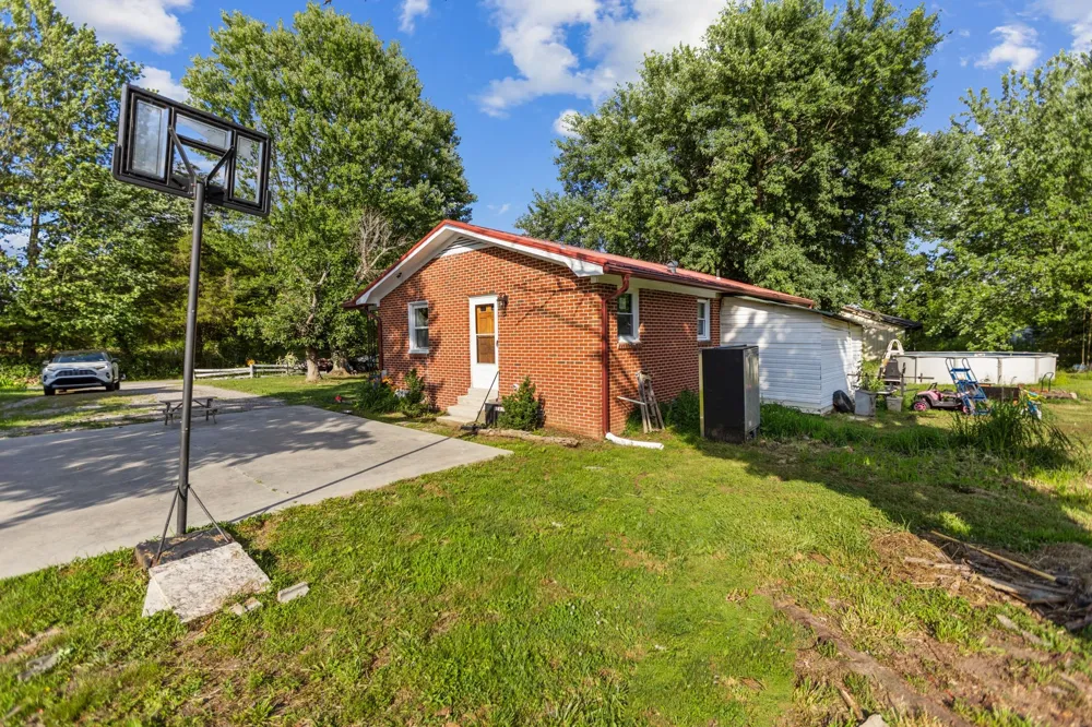 185 Petty Gap Rd Woodbury, TN 37190