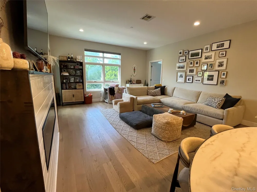30 Beekman Street #213 Beacon, NY 12508