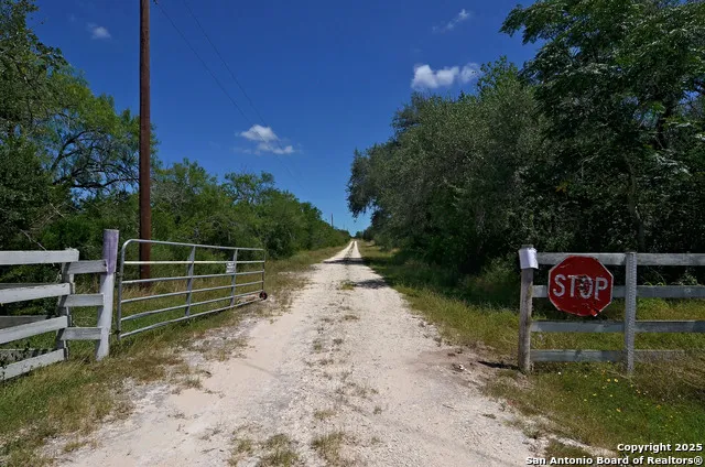 1641 Charco Beeville, TX 78102