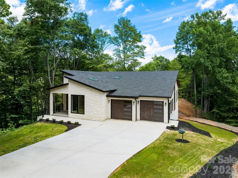 23 Early Spring Way Leicester, NC 28748