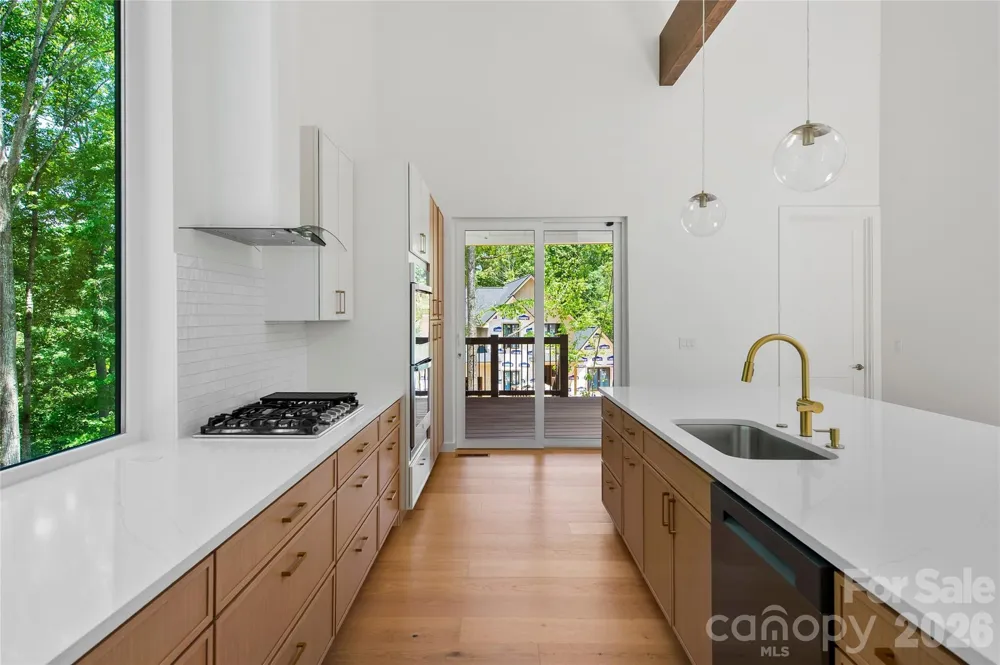 23 Early Spring Way Leicester, NC 28748