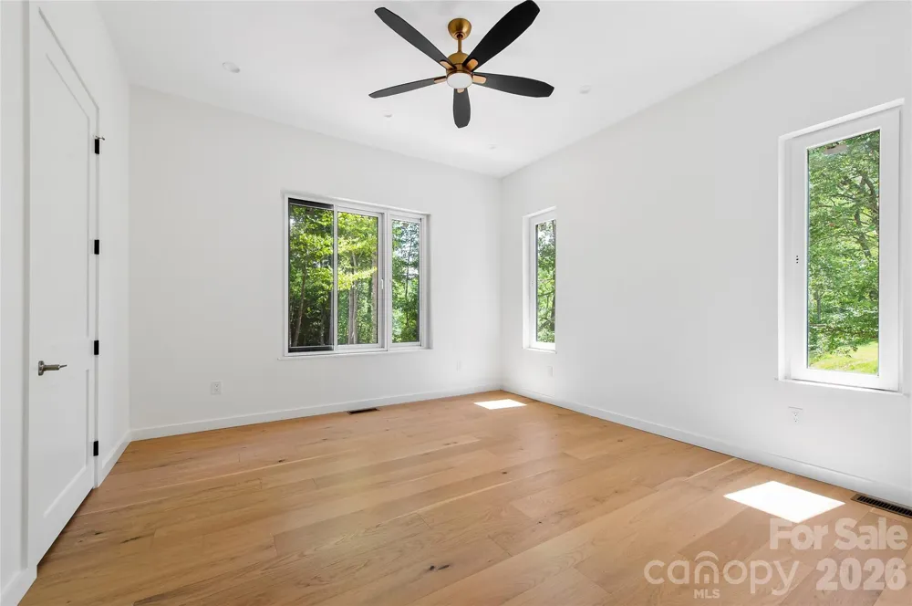 23 Early Spring Way Leicester, NC 28748