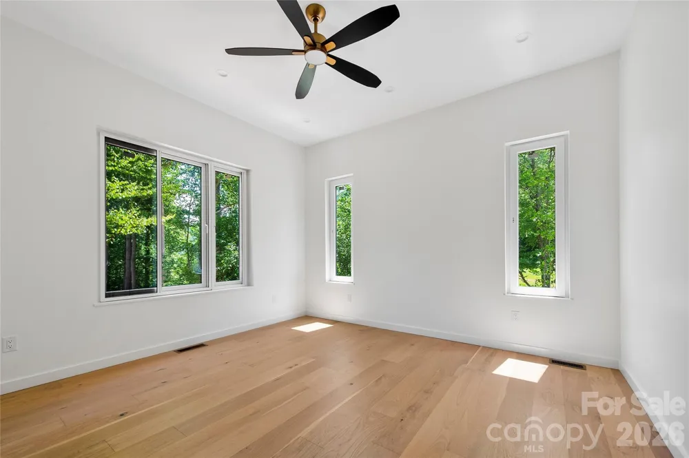 23 Early Spring Way Leicester, NC 28748