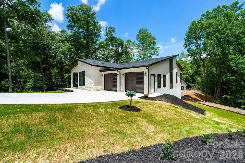 23 Early Spring Way Leicester, NC 28748