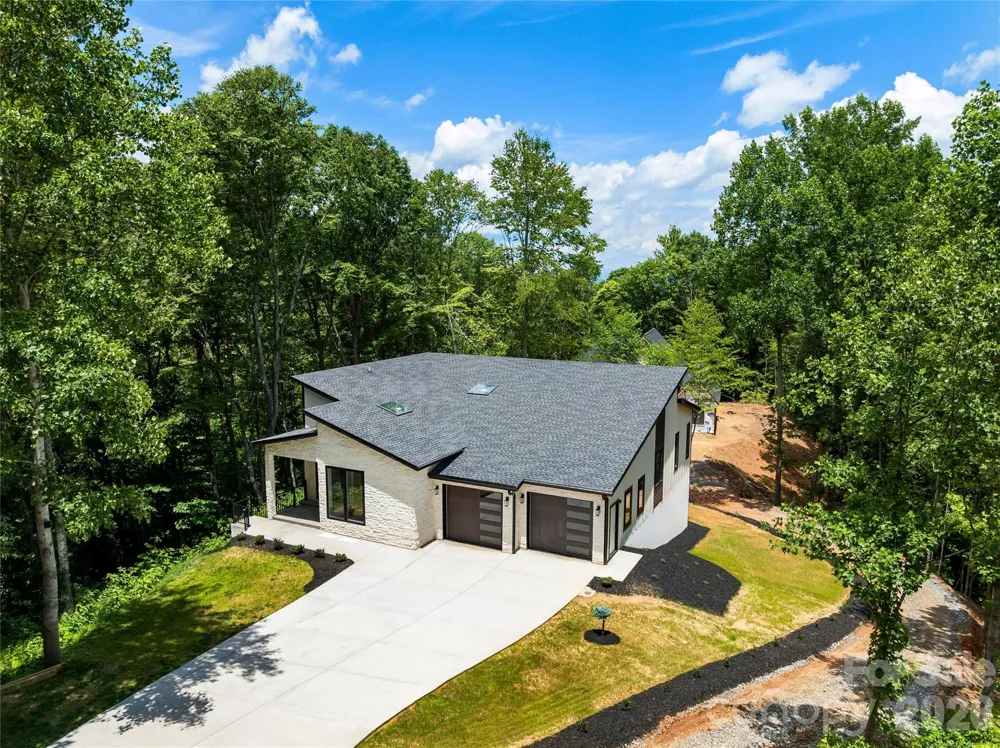 23 Early Spring Way Leicester, NC 28748