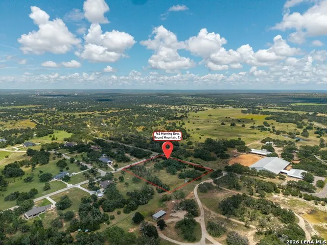 762 MORNING DEW DR Round Mountain, TX 78663