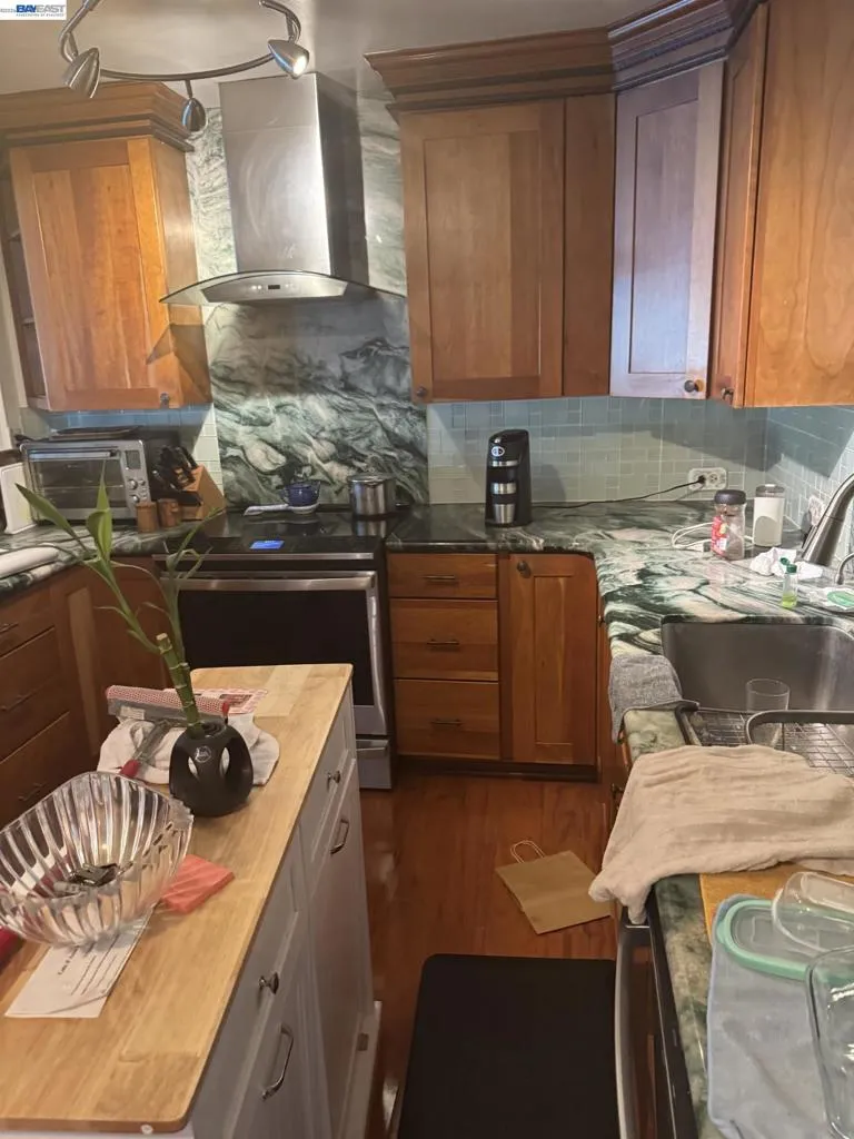 100 south #208 Sausalito, CA 94965