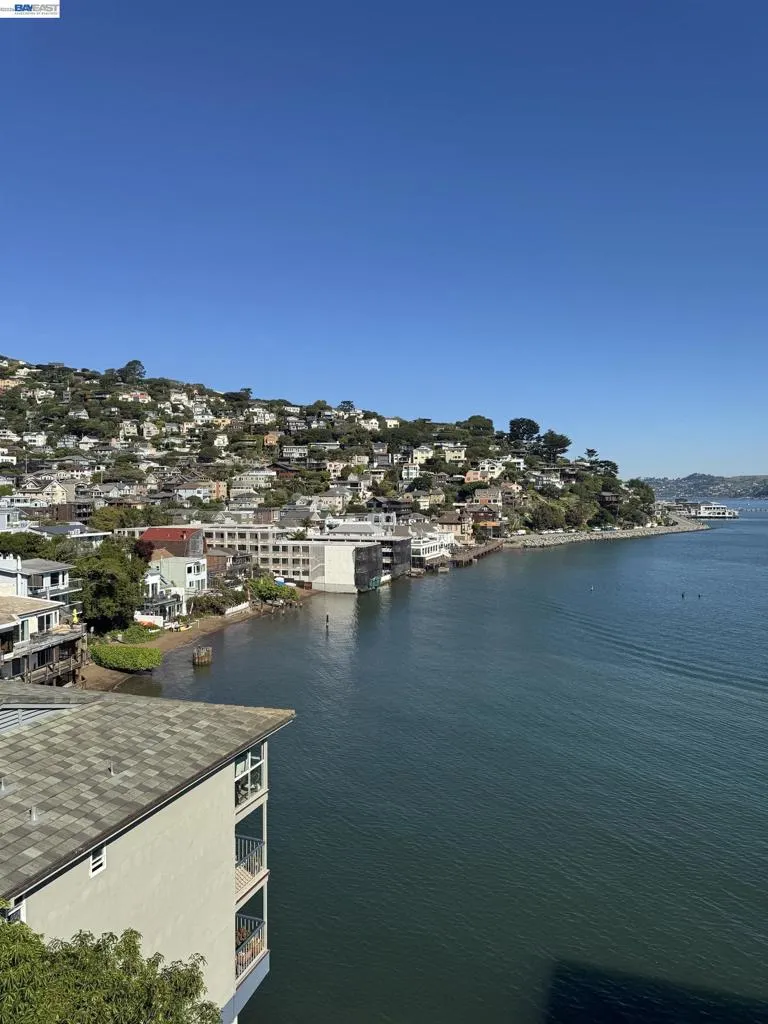 100 south #208 Sausalito, CA 94965