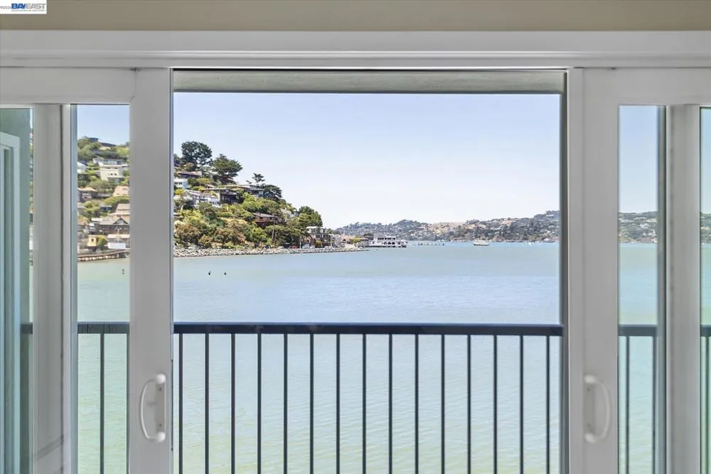 100 south #208 Sausalito, CA 94965