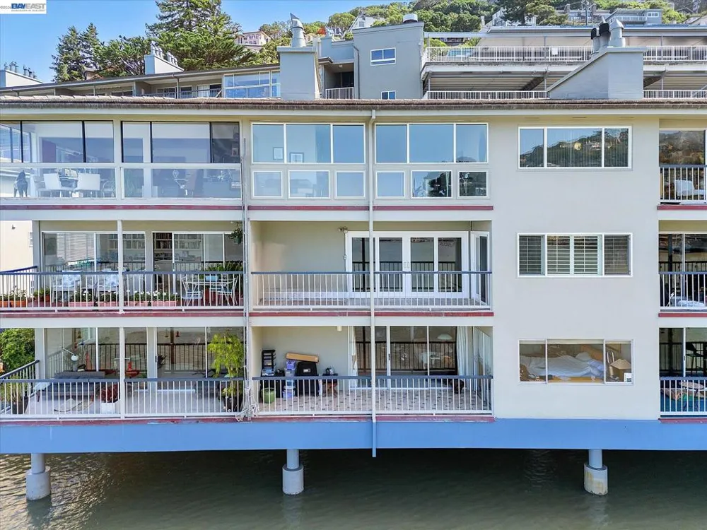 100 south #208 Sausalito, CA 94965