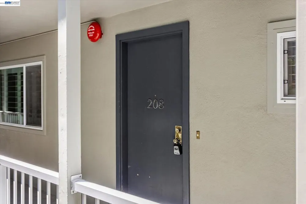 100 south #208 Sausalito, CA 94965