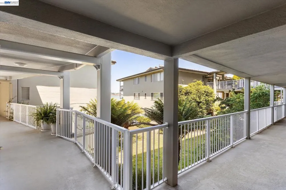 100 south #208 Sausalito, CA 94965