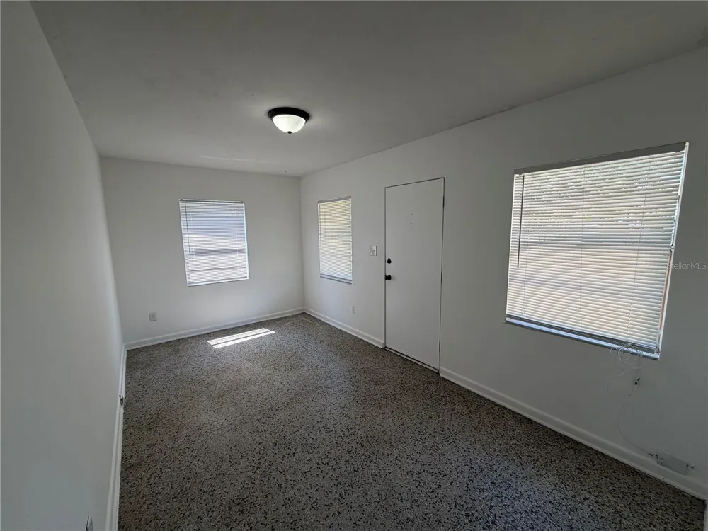 2109 S MILLS AVENUE Orlando, FL 32806