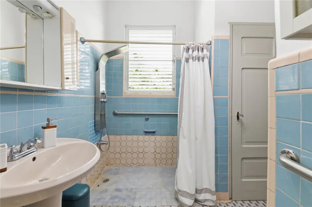 241 B AVENUE Fajardo, PR 00738
