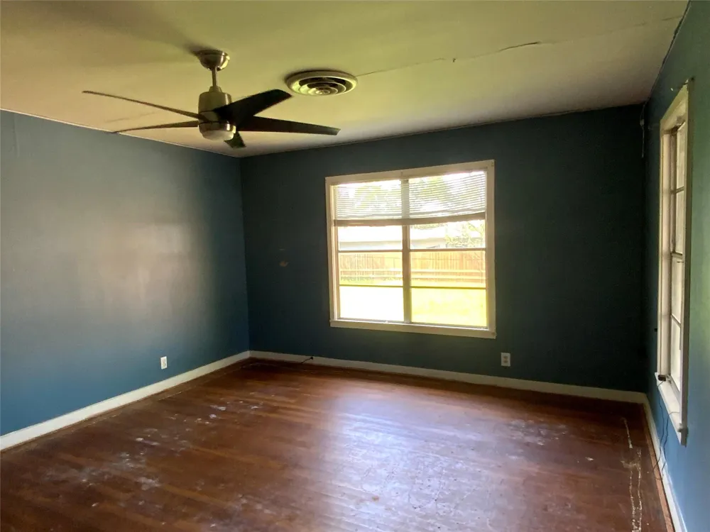 408 S Grimes Street Giddings, TX 78942