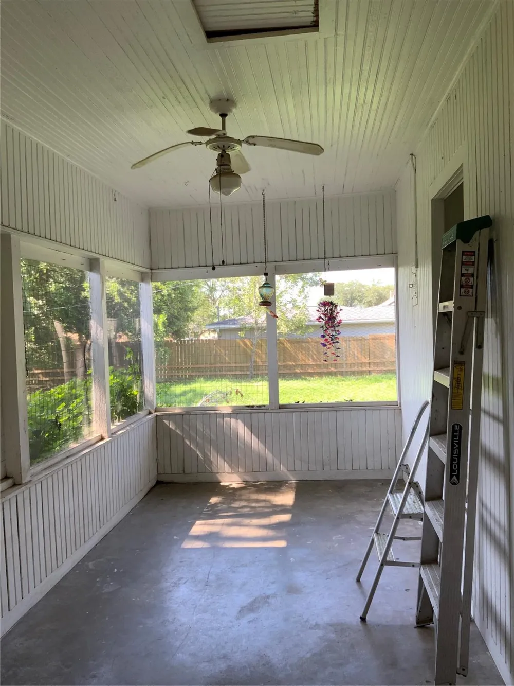 408 S Grimes Street Giddings, TX 78942
