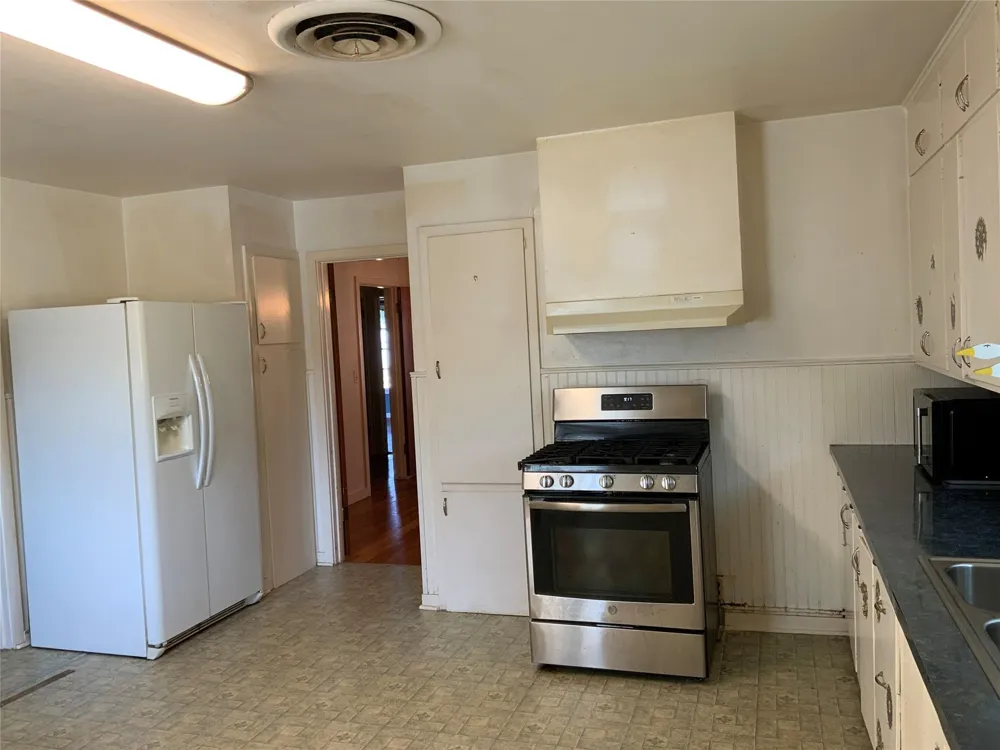 408 S Grimes Street Giddings, TX 78942