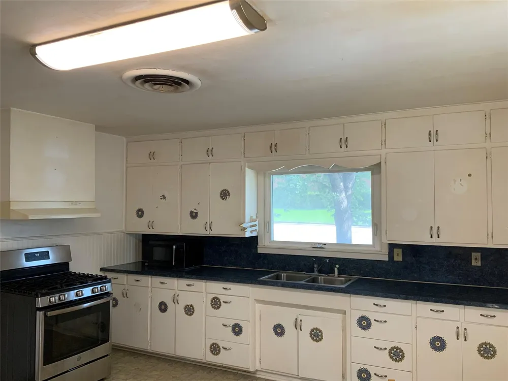 408 S Grimes Street Giddings, TX 78942