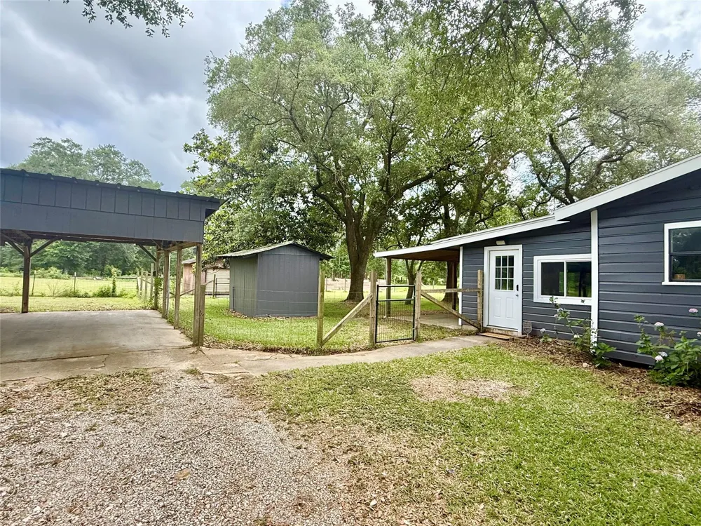 5640 Main Street Vidor, TX 77662