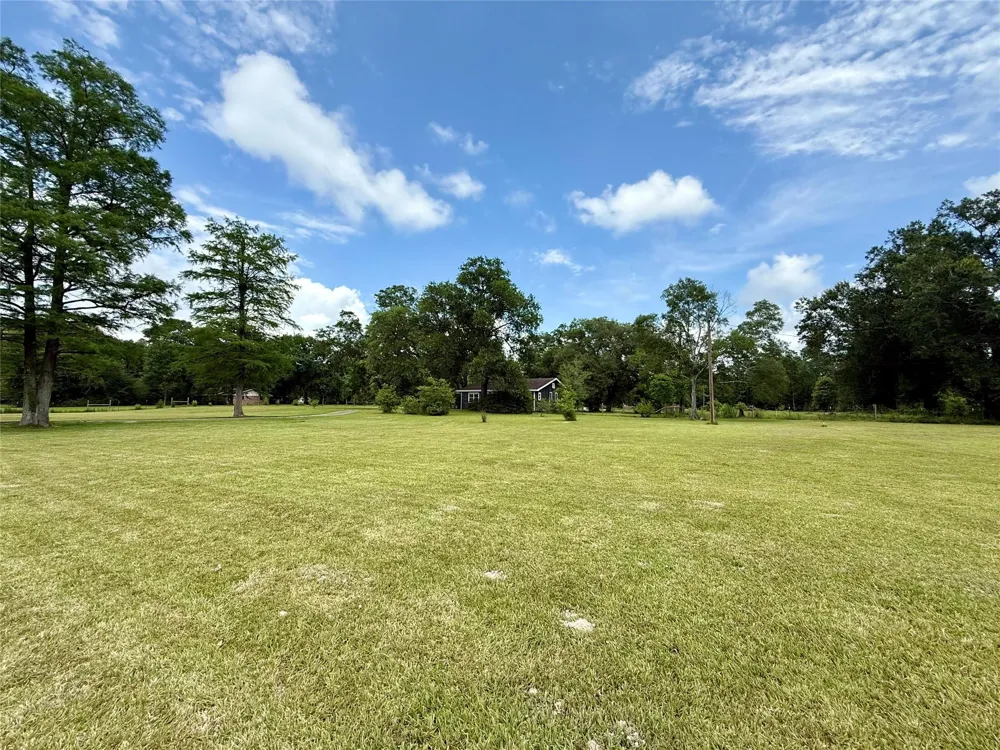 5640 Main Street Vidor, TX 77662