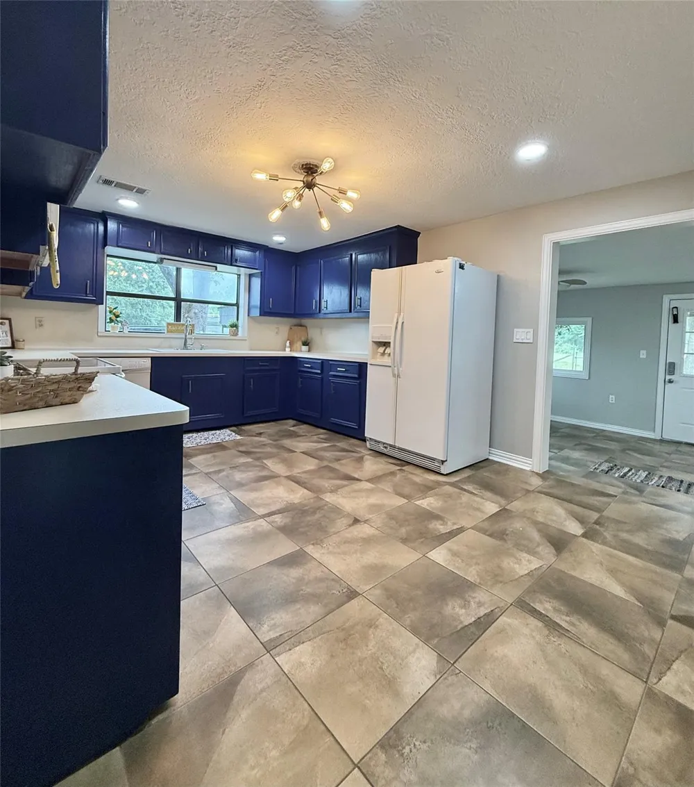 5640 Main Street Vidor, TX 77662