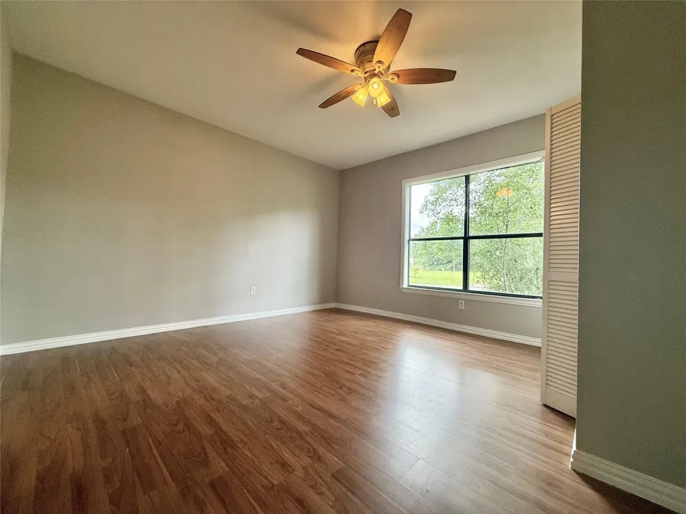 5640 Main Street Vidor, TX 77662
