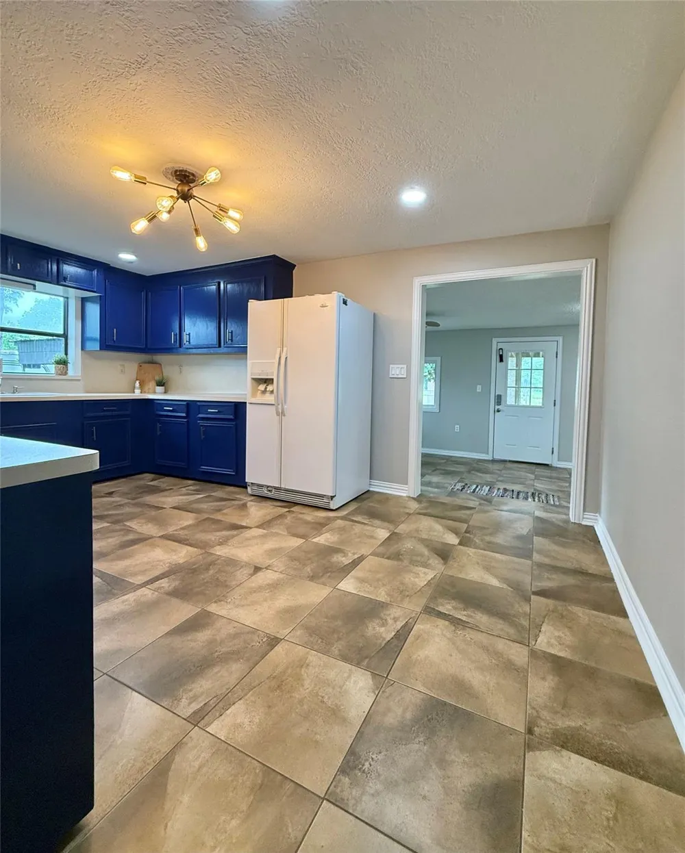 5640 Main Street Vidor, TX 77662