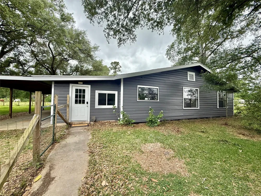 5640 Main Street Vidor, TX 77662