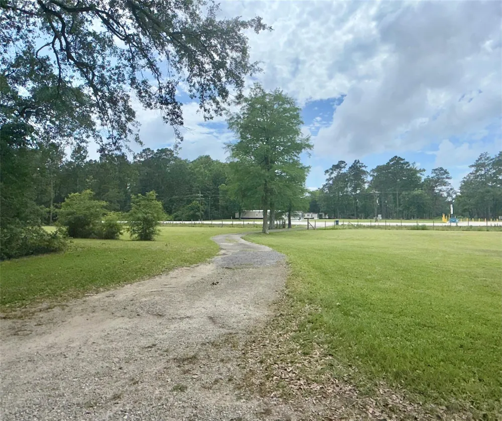5640 Main Street Vidor, TX 77662