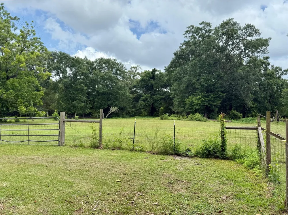 5640 Main Street Vidor, TX 77662