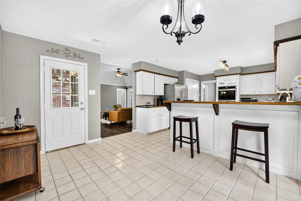 97 Panorama Drive Panorama Village, TX 77304