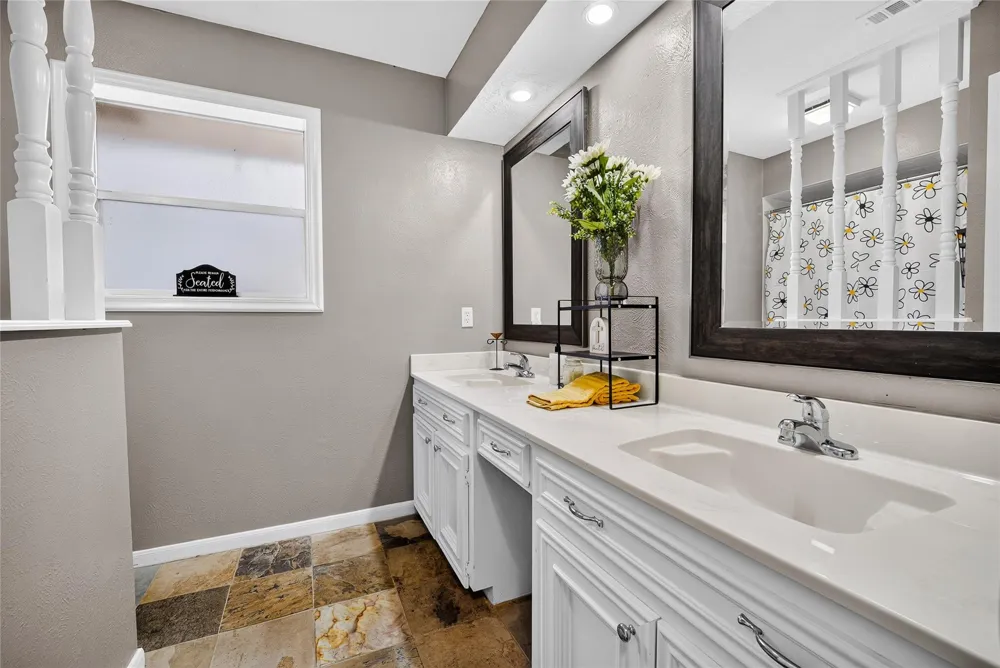 97 Panorama Drive Panorama Village, TX 77304