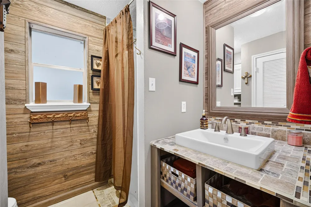 97 Panorama Drive Panorama Village, TX 77304