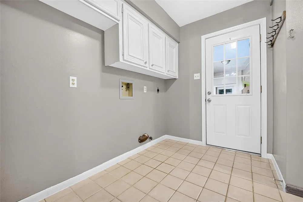 97 Panorama Drive Panorama Village, TX 77304