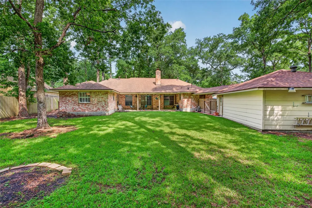 97 Panorama Drive Panorama Village, TX 77304