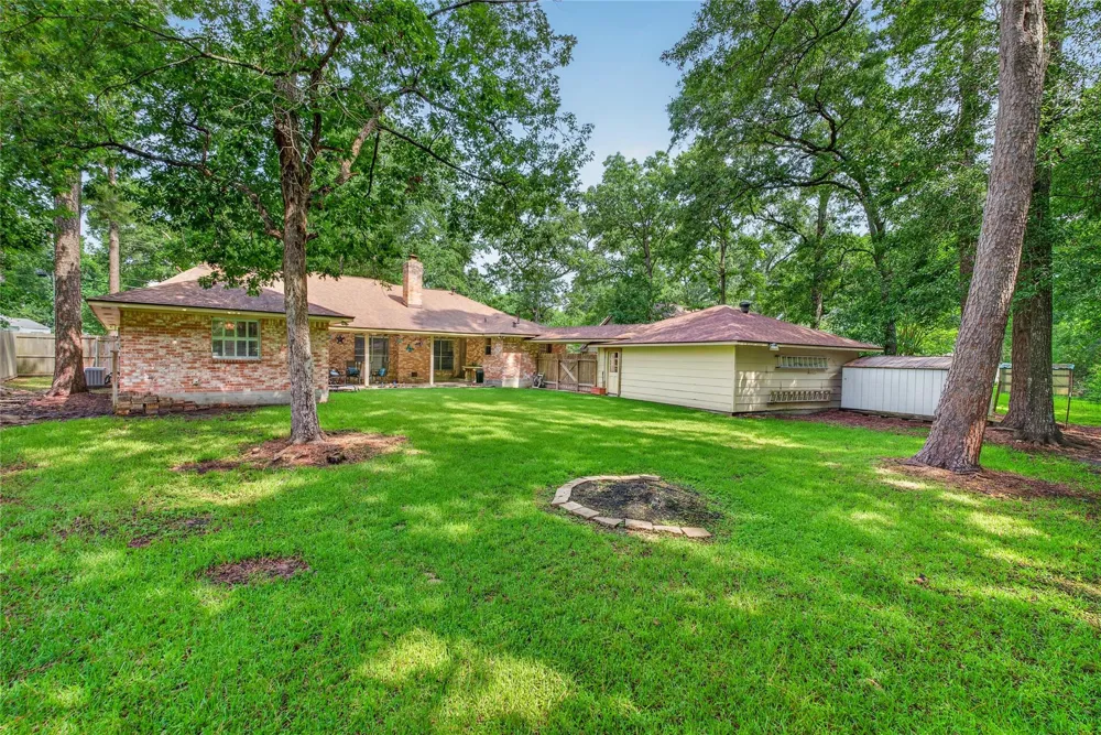 97 Panorama Drive Panorama Village, TX 77304