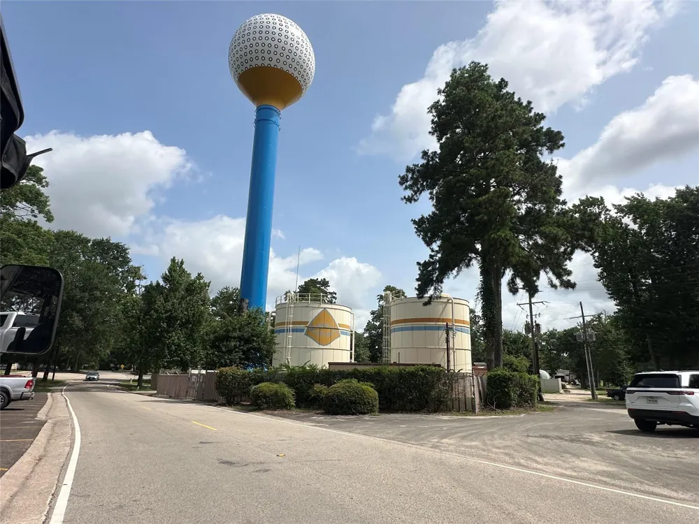 97 Panorama Drive Panorama Village, TX 77304