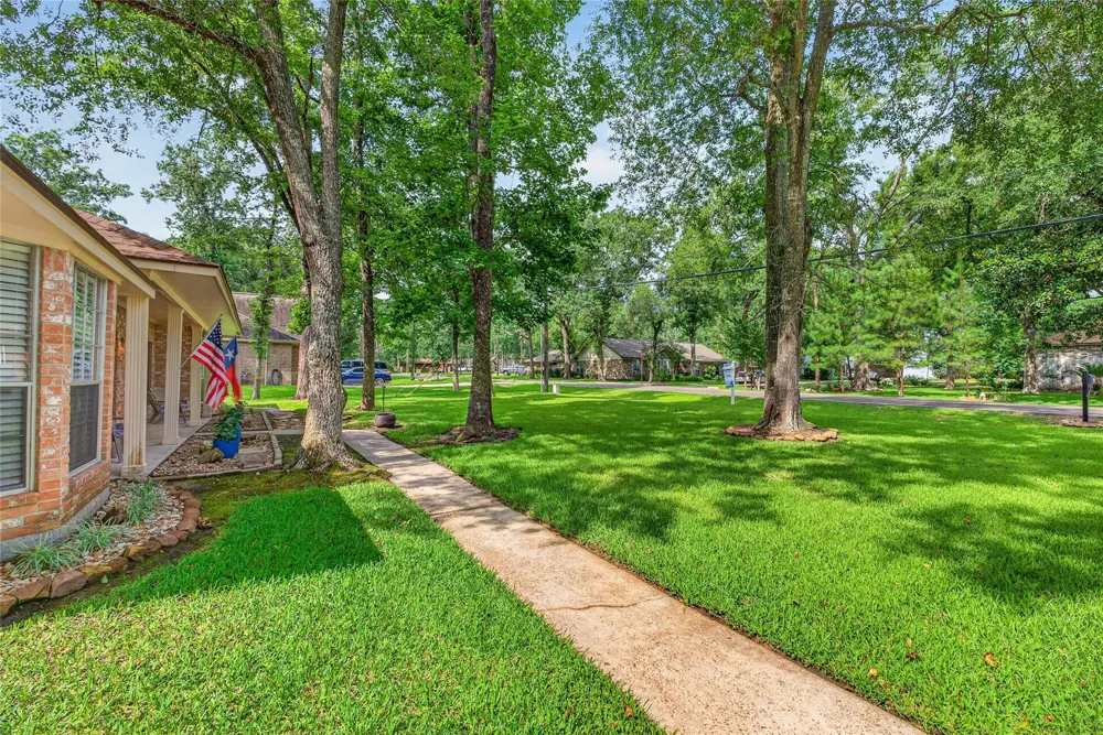 97 Panorama Drive Panorama Village, TX 77304
