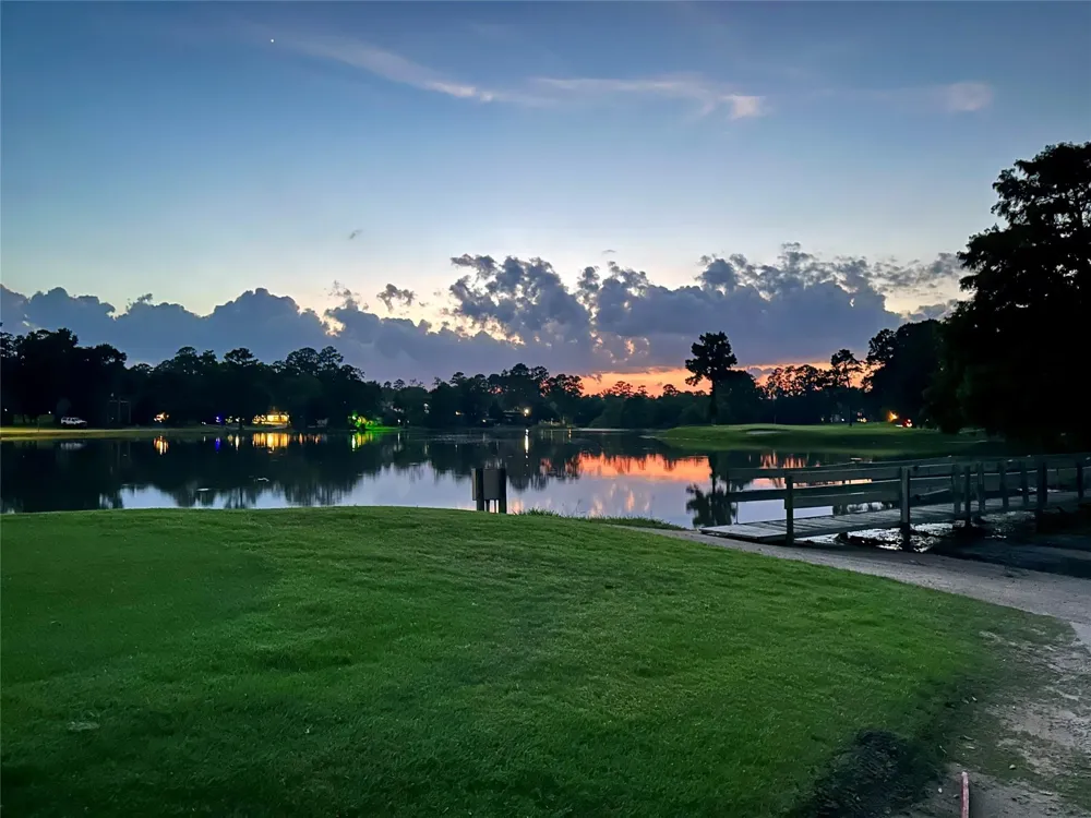 97 Panorama Drive Panorama Village, TX 77304