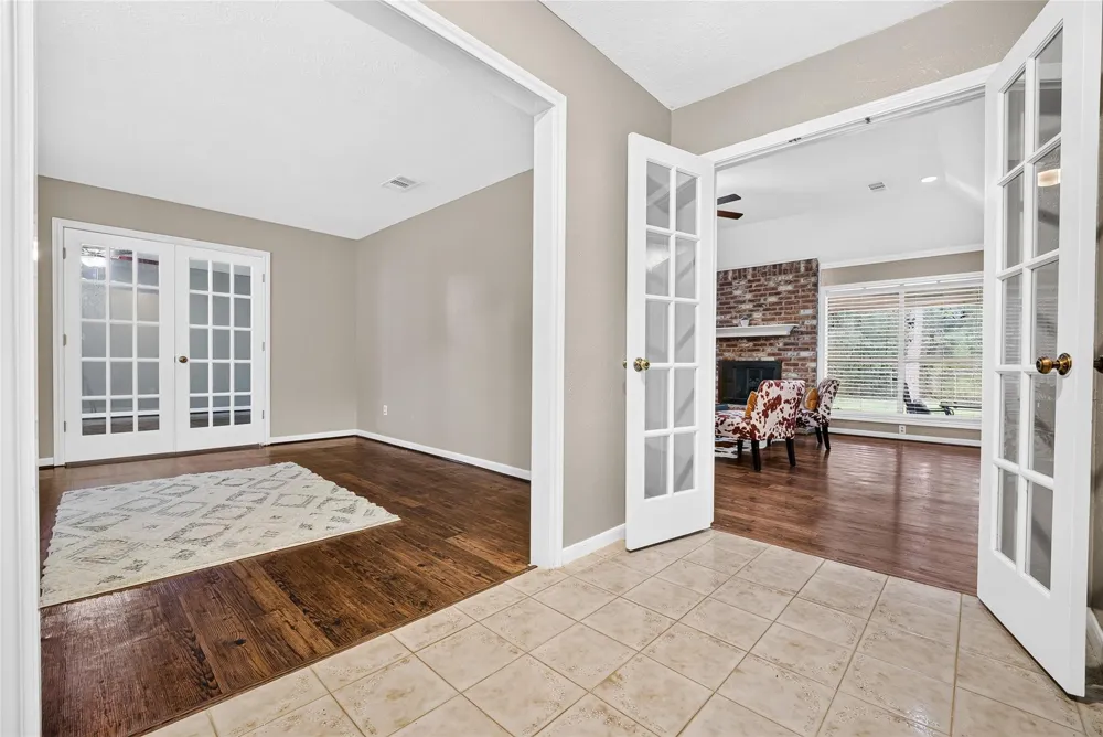 97 Panorama Drive Panorama Village, TX 77304