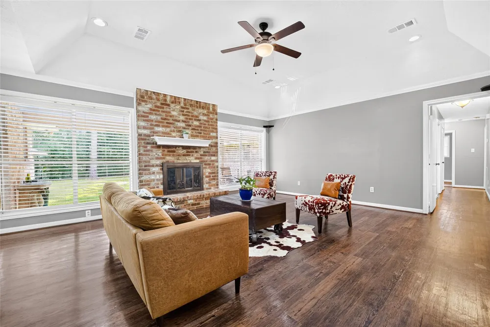97 Panorama Drive Panorama Village, TX 77304