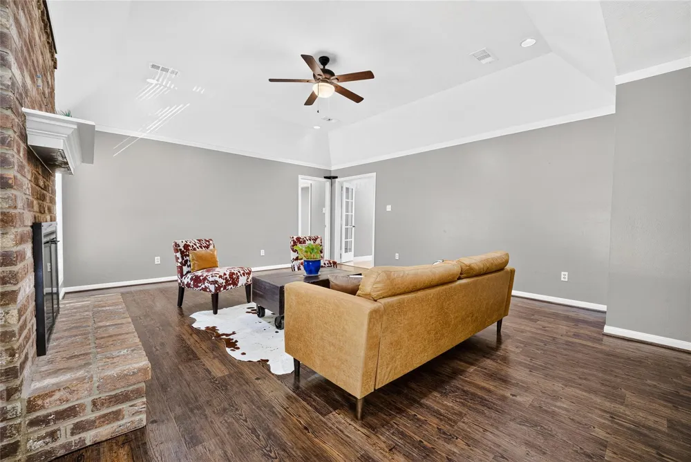 97 Panorama Drive Panorama Village, TX 77304