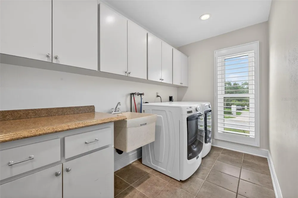 303 ROEBLING ROAD S Belleair, FL 33756