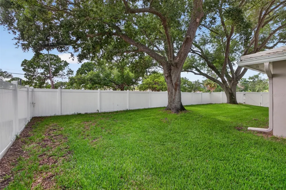 303 ROEBLING ROAD S Belleair, FL 33756