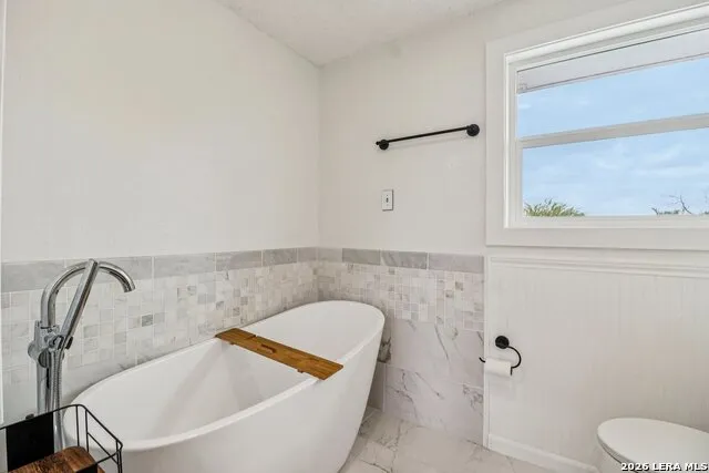 302 WEATHERCOCK LN Windcrest, TX 78239