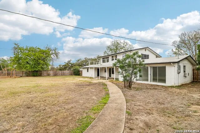 302 WEATHERCOCK LN Windcrest, TX 78239