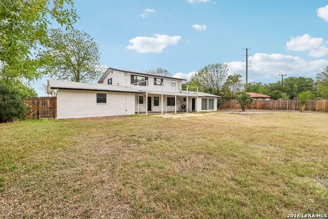 302 WEATHERCOCK LN Windcrest, TX 78239